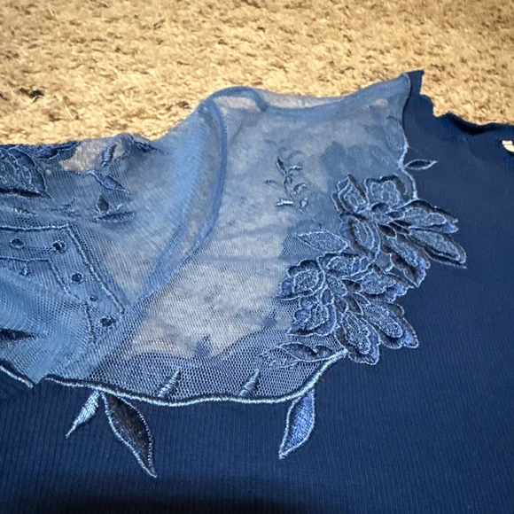 Women's Free People Blue Long Sleeve Tee with Lace Detail M - Picture 2 of 10